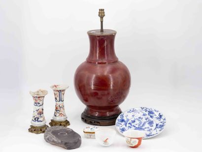 Japan
Pair of Imari porcelain horn vases,...
