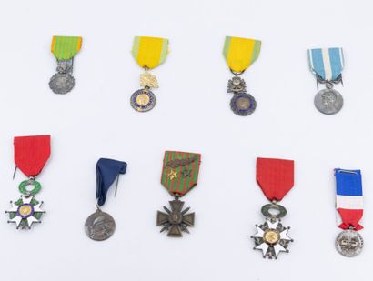 Réunion de médailles militaires diverses...