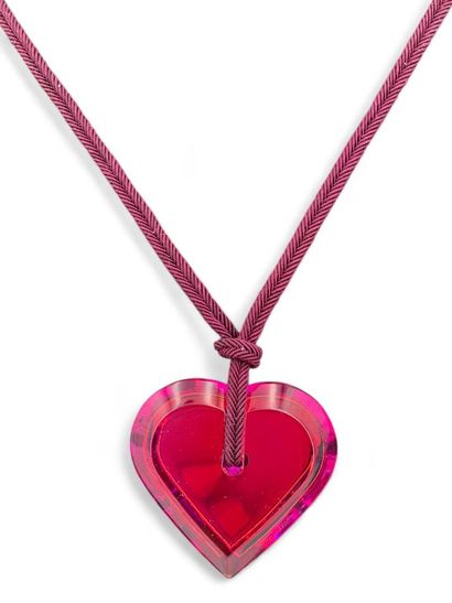 BACCARAT
Pendentif cœur en cristal violet...