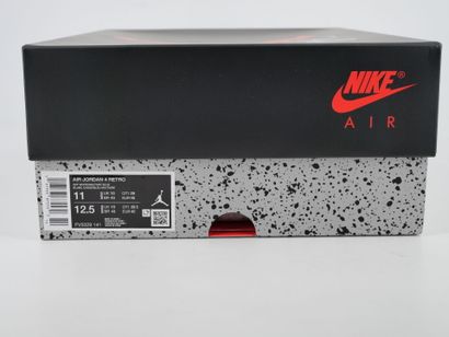 NIKE
Paire de sneakers, Air Jordan 4 Retro,...
