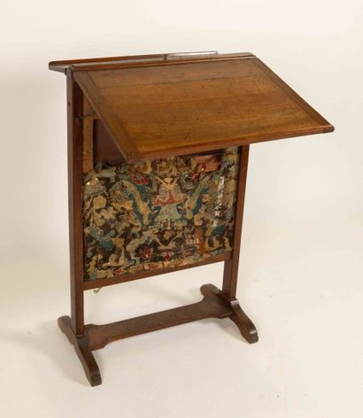 Écran de cheminée formant écritoire, en bois...