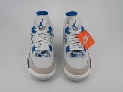 NIKE
Paire de sneakers, Air Jordan 4 Retro,...
