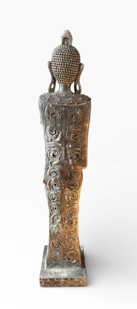 Grande statuette de Bouddha en bois et feuille...