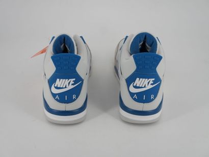 NIKE
Paire de sneakers, Air Jordan 4 Retro,...