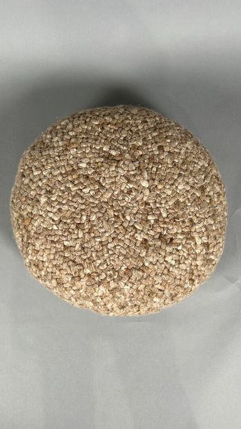 TRAVAIL CONTEMPORAIN
Pouf modèle 