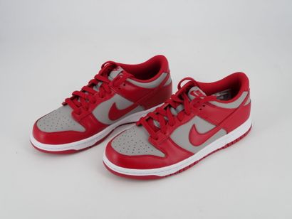 NIKE
Paire de sneakers, Dunk Low, modèle...
