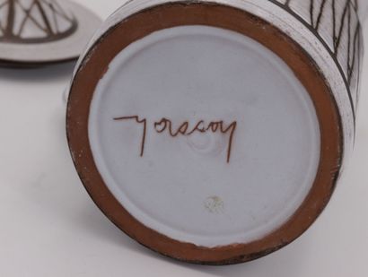 Set of three ceramics including:
- Fernand...