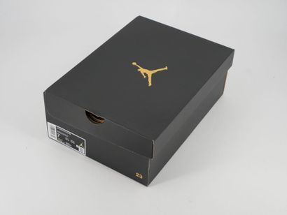 NIKE
Paire de sneakers, Air Jordan 1 Mid,...
