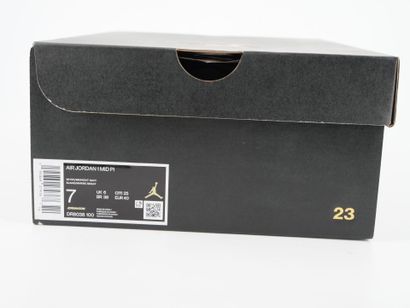 NIKE
Paire de sneakers, Air Jordan 1 Mid,...