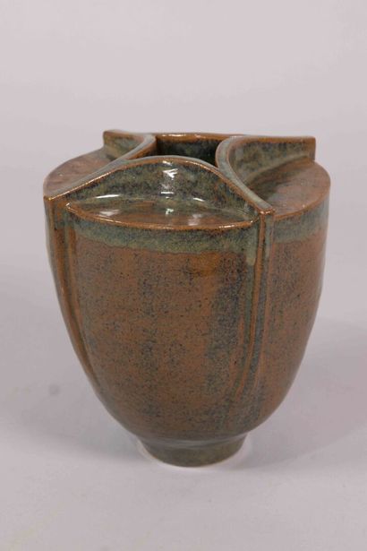 Travail dans le style Art Déco, vers 1986
Vase...