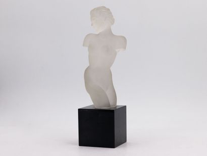 Travail tchèque, vers 1930
Buste féminin...