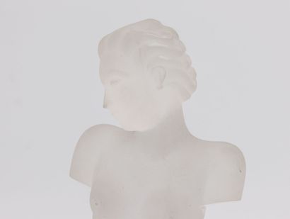Travail tchèque, vers 1930
Buste féminin...