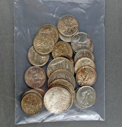*Lot de pièces en argent comprenant 19 pièces...