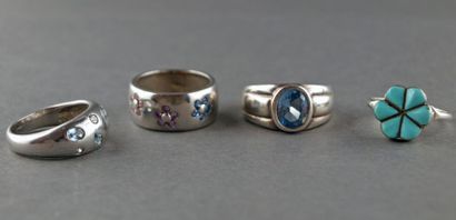 Lot de 4 bagues en argent 925°/°° serties...