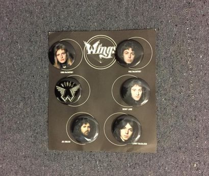 WINGS : pack of badges on card / pack de...