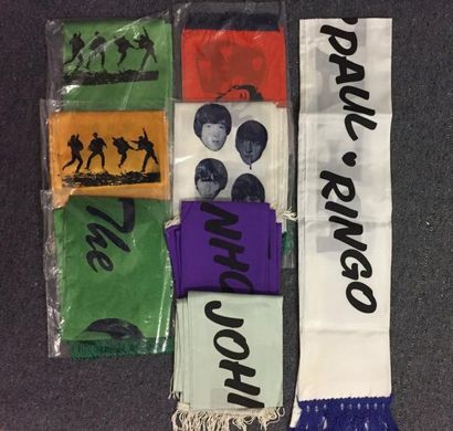 BEATLES : 8 scarves / écharpes, different...