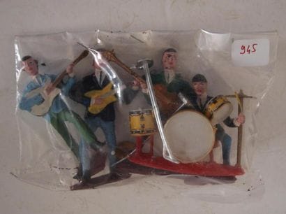 THE BEATLES : 4 figurines polychromes/polychromatic...