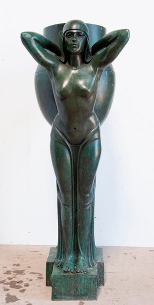 Modèle de Pierre LENOIR
Vase aux Cariatides
Bronze...