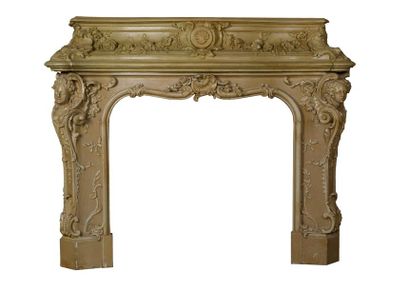 Cheminée en bois et stuc laqué à  linteau...