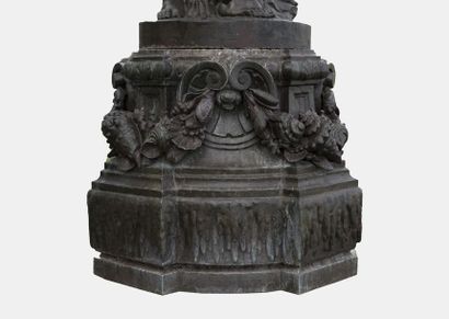 Centre de fontaine en fonte à  deux vasques...