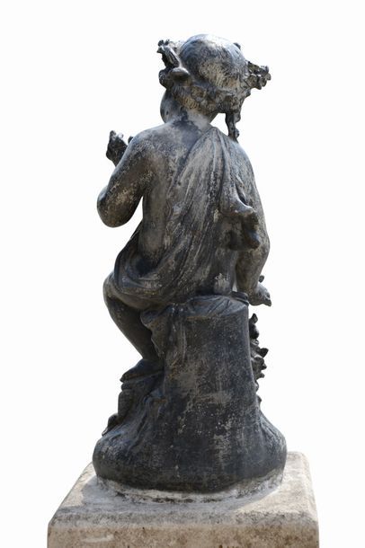 Statue en plomb représentant une jeune fille....