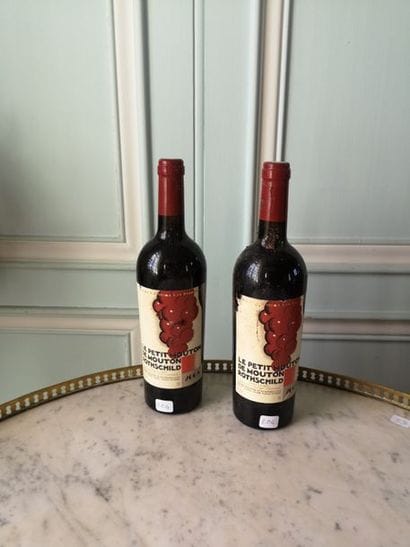 Deux bouteilles PETIT MOUTON - 2nd vin CHÂTEAU...