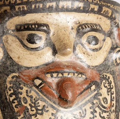 Rare vase tripode anthropozoomorphe

Il existe...