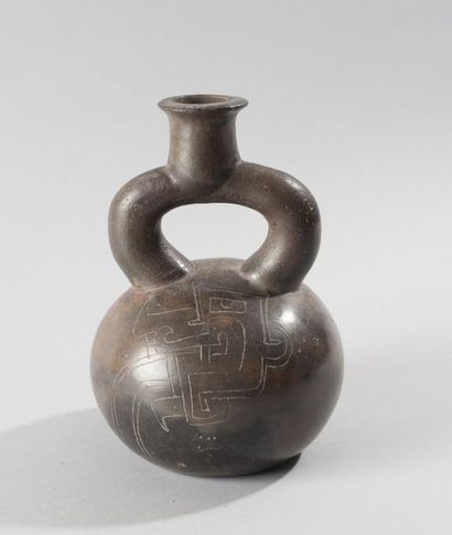 Vase globulaire décoré d’un d’une divinité...