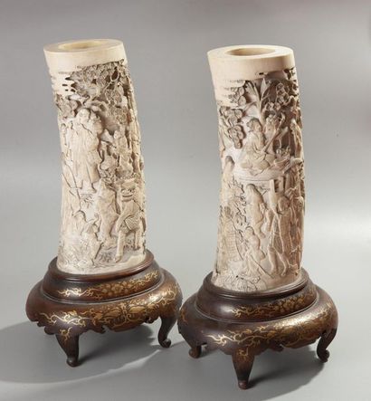 Paire de vases rince-pinceaux ou bitong en...