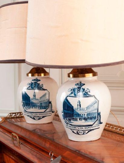 DELFT

Paire de potiches en faïence à décor...
