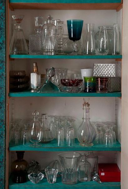 Lot of various glassware including a Saint...