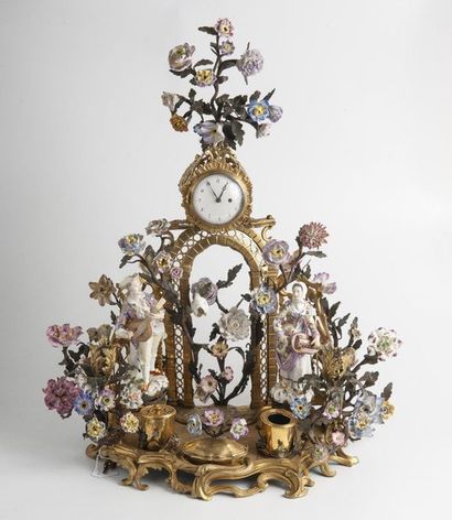 Desk clock in polychrome porcelain and gilt...