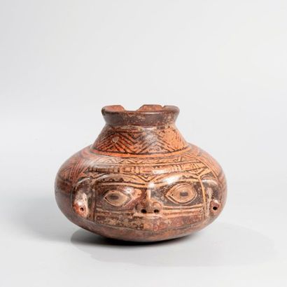 Vase anthropomorphe représentant un visage

Terre...