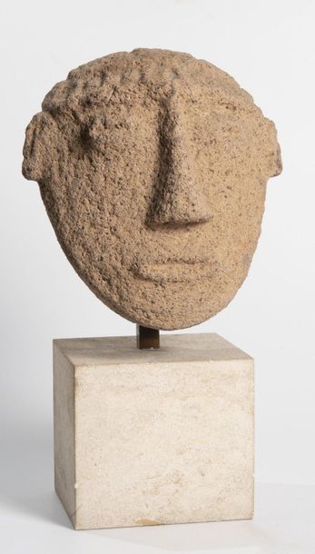 Tête de trophée

Le visage est marqué par...
