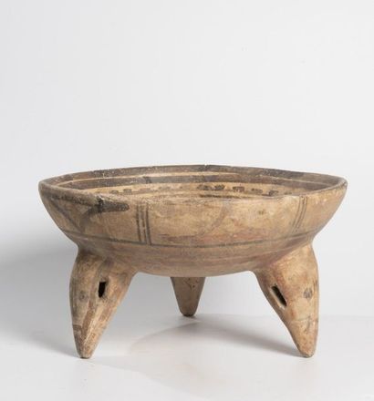 Coupe tripode à décor intérieur - Les pieds...