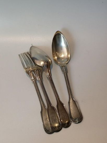 Deux grand couverts en argent modele filet....