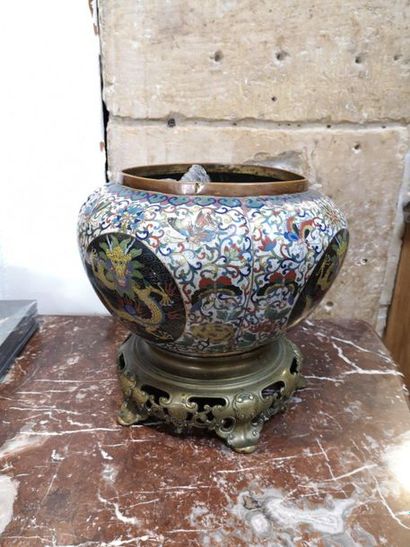 Un brule parfum cloisonné

Chine, XIXe

Quelques...