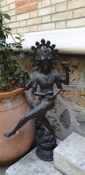 Statuette de Shiva en tôle patinée, H : 100...