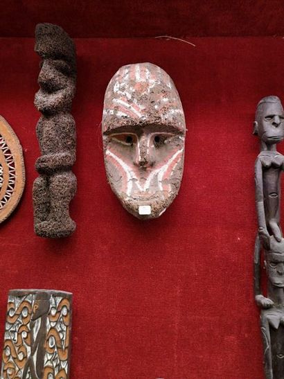 ASMAT, Irian Jaya, Indonésie

Masque en racine...