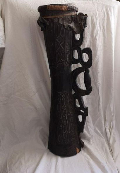 ASMAT, Irian Jaya, Indonésie

Tambour en...