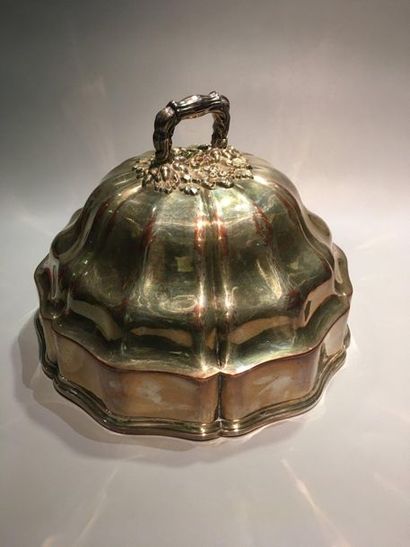 Chauffe plat en métal argenté à décor de...