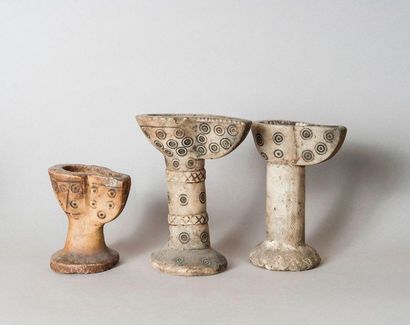 Trois lampes à huile en pierre dure (probablement...