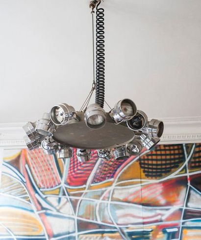 Lustre constitué de phares design de voi...