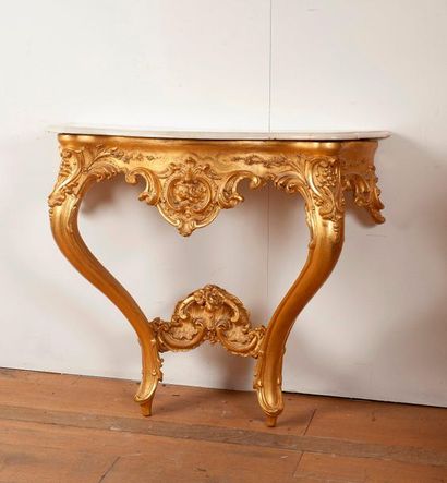 Console d'appui en bois et stuc doré, de...