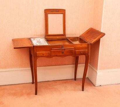 Coiffeuse en bois naturel, en partie d'Epoque...