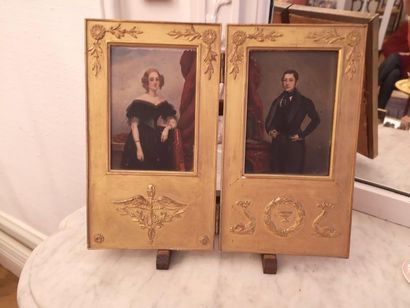 Deux portraits miniatures sur panneau dans...