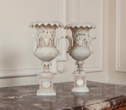 
Pair of alabaster vases of medicis form...