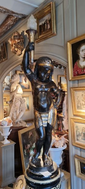 Travail de la fin du XIXe siècle

Torchère...