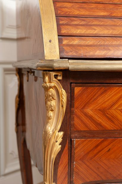 Léonard BOUDIN (1735-1807) 

Large bureau...
