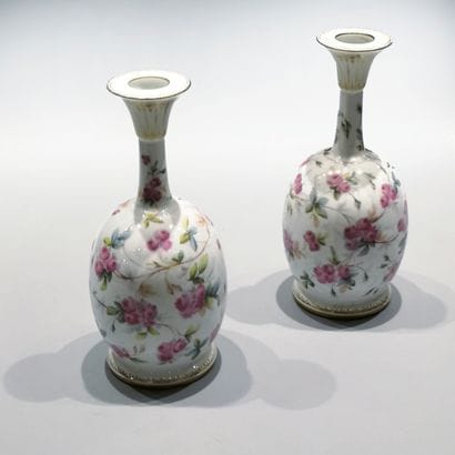 Paire de vases en porcelaine de Sèvres 1849...
